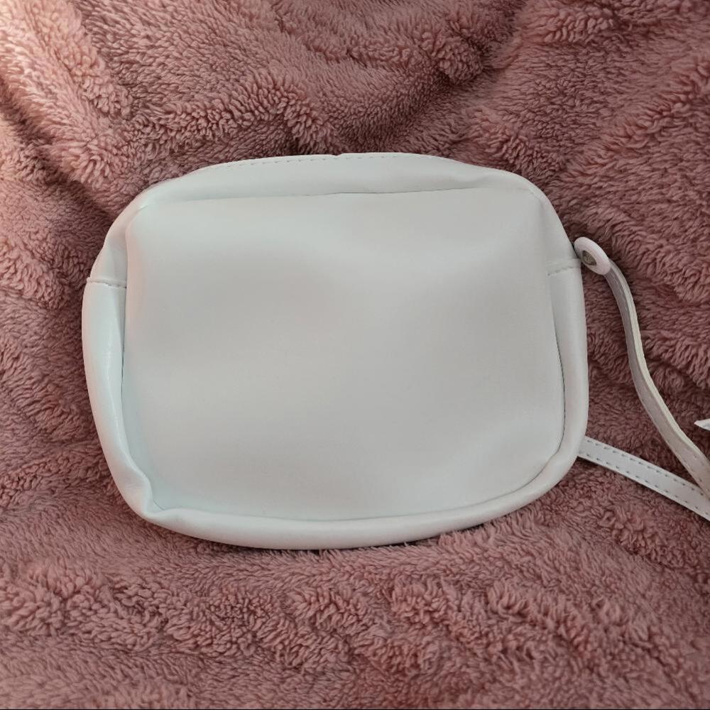 Hula White Crossbody Bag - Picture 2 of 5